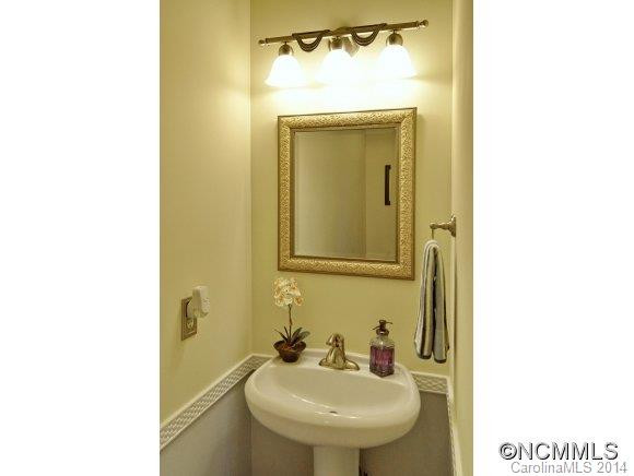 27 Holiday Dr. - Photo 10