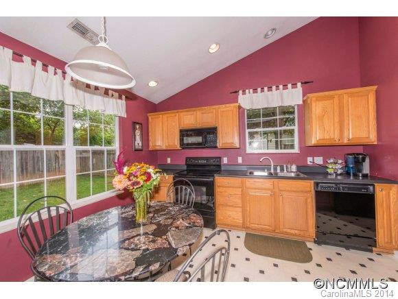 77 Stonebridge Drive - Photo 3