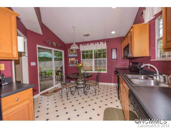 77 Stonebridge Drive - Photo 4