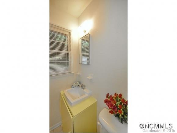 5 ADAMSWOOD ROAD - Photo 11