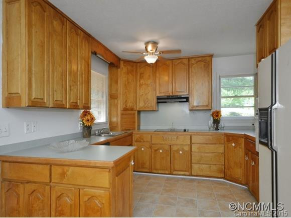 5 ADAMSWOOD ROAD - Photo 4