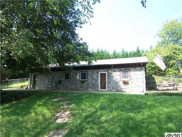 1979 Cape Hickory Road