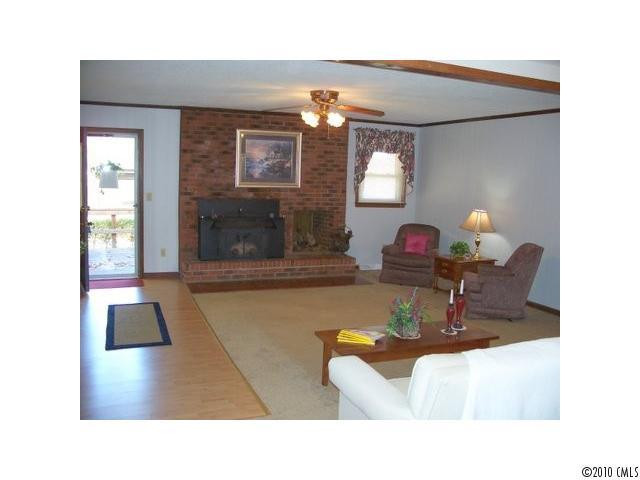 381 Short Road - Photo 4