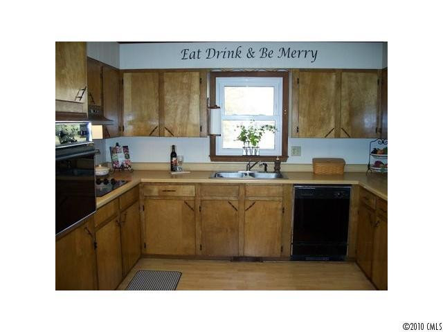 381 Short Road - Photo 5