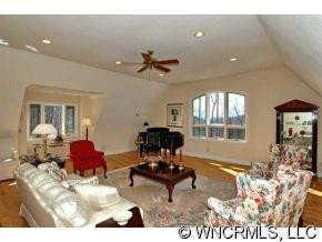 137 WINDOVER DRIVE - Photo 9