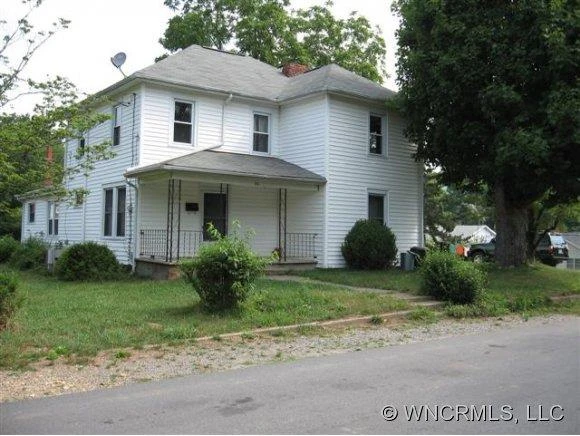 103 CENTER AVE