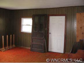 103 CENTER AVE - Photo 5