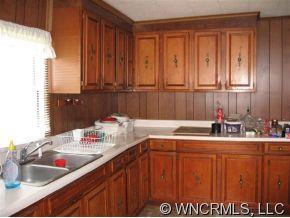 103 CENTER AVE - Photo 6