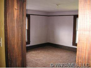 103 CENTER AVE - Photo 7