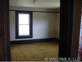 103 CENTER AVE - Photo 8