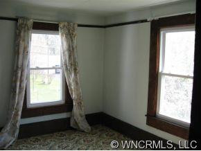 103 CENTER AVE - Photo 9