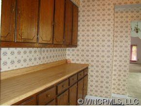 139 MONTFORD AVE - Photo 6
