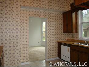 139 MONTFORD AVE - Photo 7