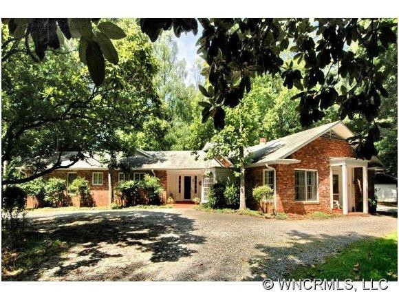 401 Woodmere Lane