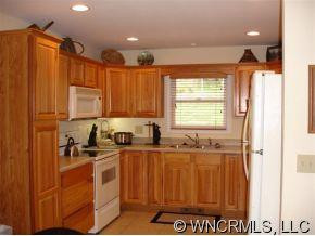 170 Linswood Drive - Photo 2