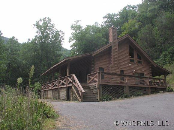 2406 Hemphill Road