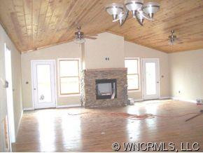 81 NINA COURT - Photo 3