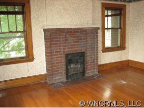 867 Haywood Road - Photo 3