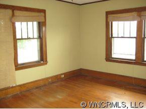 867 Haywood Road - Photo 4