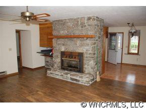 370 Maple Leaf Lane - Photo 3