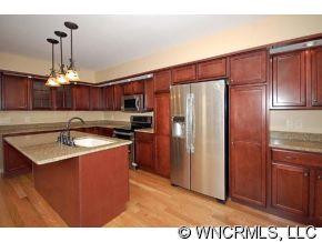 118 DEERLAKE DRIVE - Photo 3