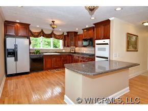 206 Hawthorn Drive - Photo 3