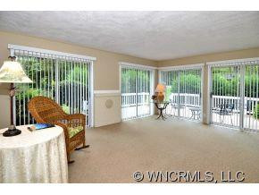 206 Hawthorn Drive - Photo 7
