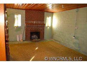 2868 Max Patch Road - Photo 15