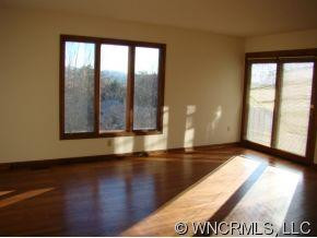 214 STRATFORD RD - Photo 4