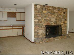 214 STRATFORD RD - Photo 6