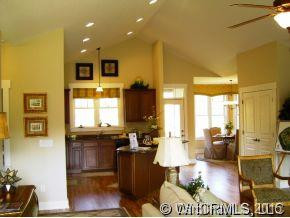 24 Creekside View Dr. (10-Bnglw) - Photo 2