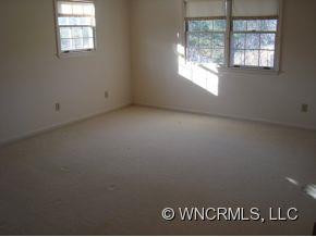 110 HOLLYRIDGE LN - Photo 12
