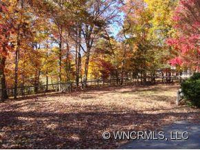 110 HOLLYRIDGE LN - Photo 18