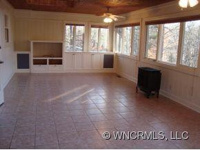 110 HOLLYRIDGE LN - Photo 7