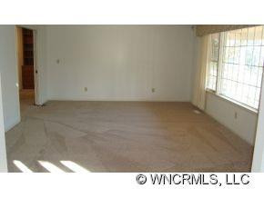 110 HOLLYRIDGE LN - Photo 8