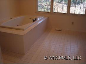110 HOLLYRIDGE LN - Photo 9