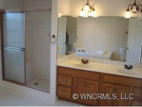 110 HOLLYRIDGE LN - Photo 10