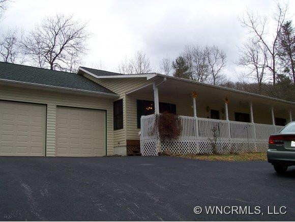13 Falls Creek Court