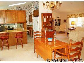 105 EXETER COURT - Photo 3