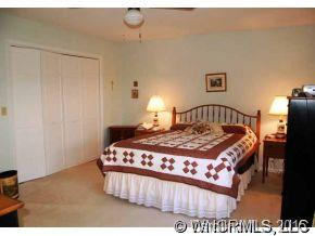 105 EXETER COURT - Photo 6