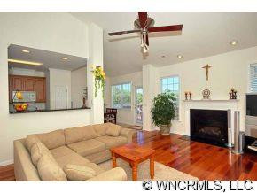 4 HOLMES LANE - Photo 3