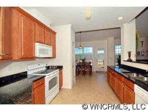 4 HOLMES LANE - Photo 4