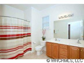 4 HOLMES LANE - Photo 9