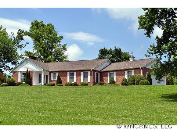 208 Hawthorn Drive