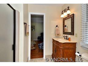 208 Hawthorn Drive - Photo 11