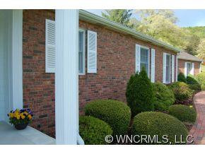 208 Hawthorn Drive - Photo 15