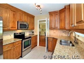 208 Hawthorn Drive - Photo 6