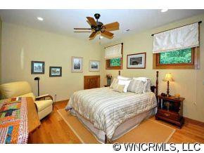 115 HICKORY NUT COVE ROAD - Photo 10