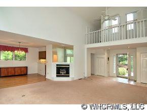 110 Broadmoor - Photo 3