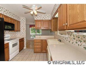 110 Broadmoor - Photo 6